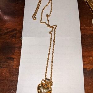 Necklace with heart pendant